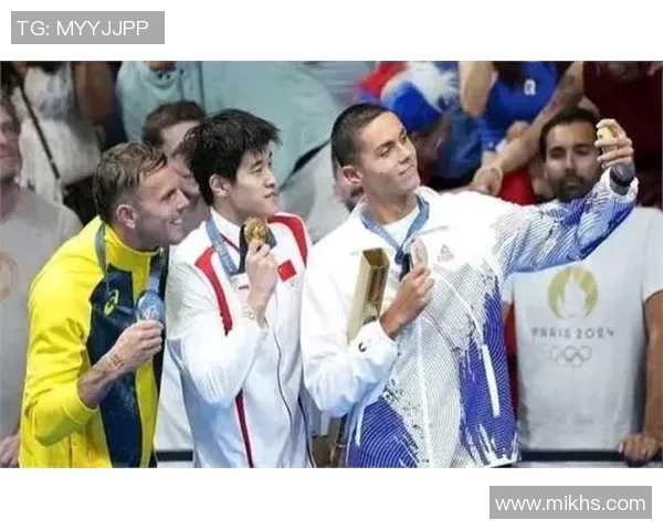 足球巨星与跨界明星同框合影展现不同领域的精彩碰撞与友谊时刻